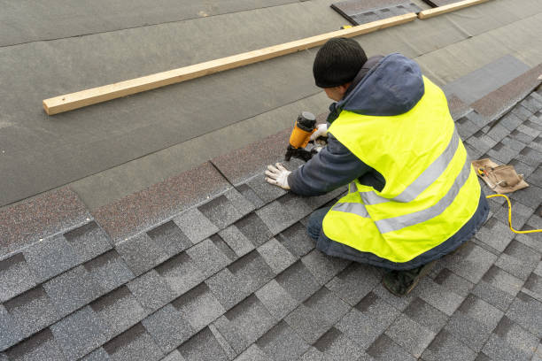 Best Roof Gutter Cleaning  in Maple Heights Lake Desire, WA